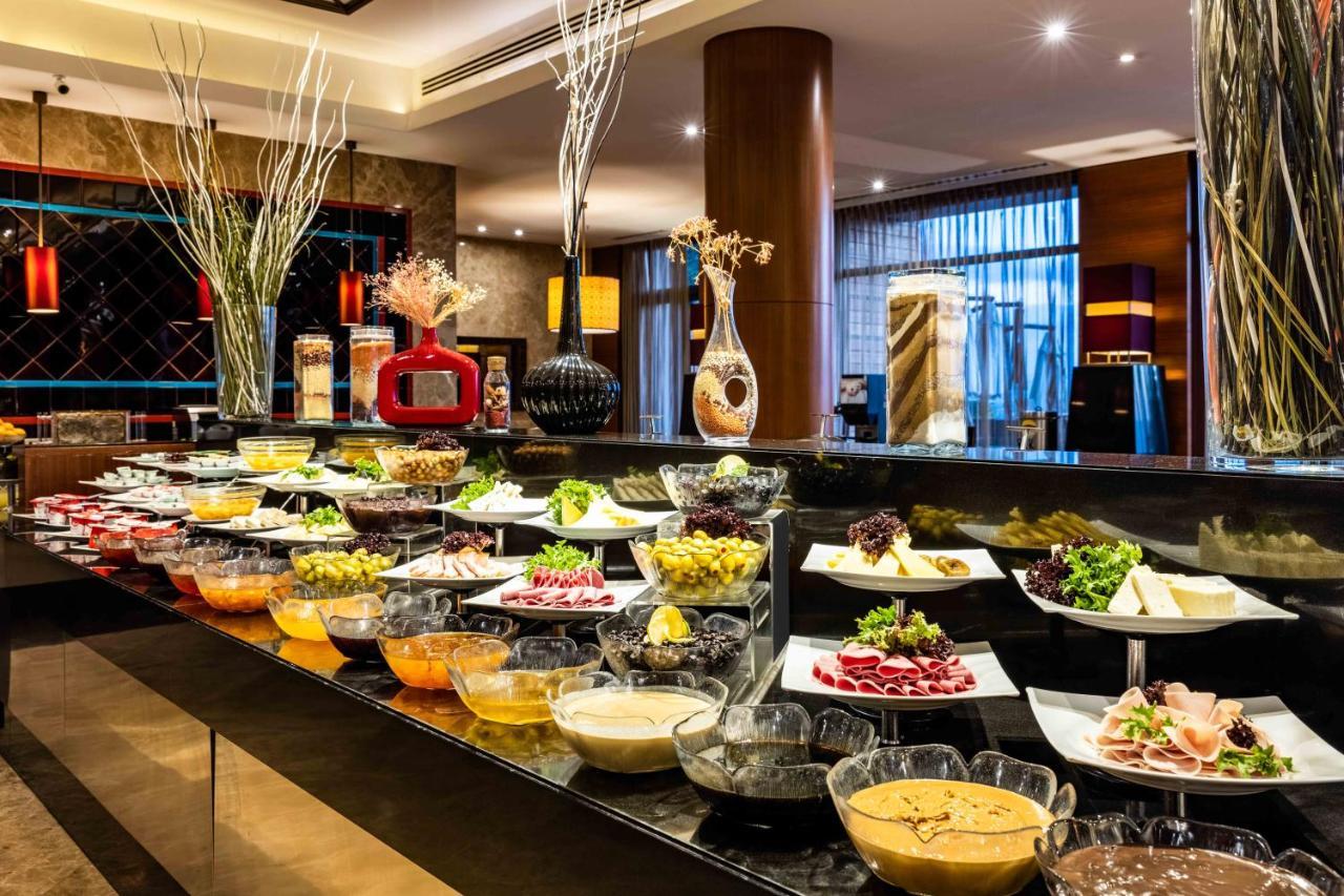 Hotel Celik Palas Convention Center & Thermal Spa Bursa Exteriér fotografie A buffet at a hotel