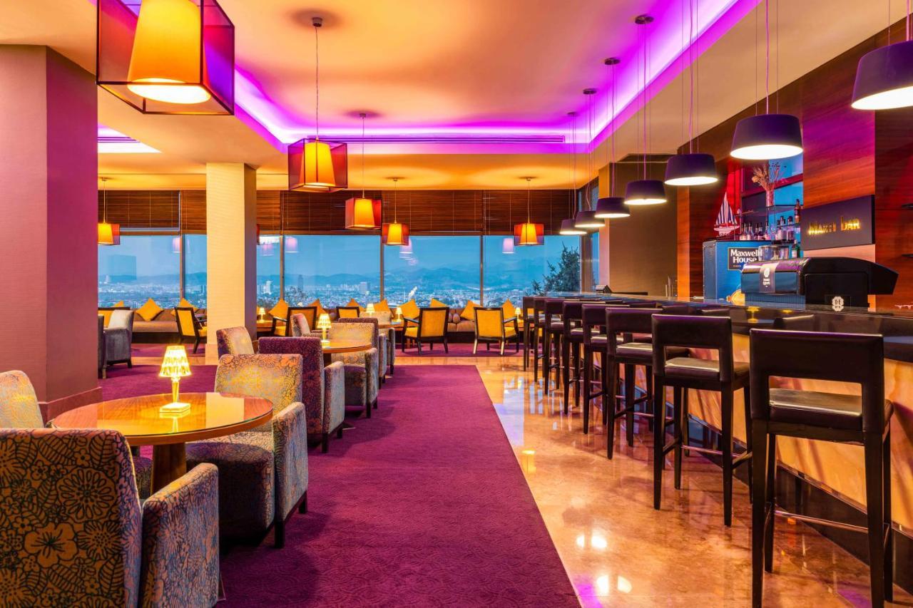 Hotel Celik Palas Convention Center & Thermal Spa Bursa Exteriér fotografie The lounge at the airport