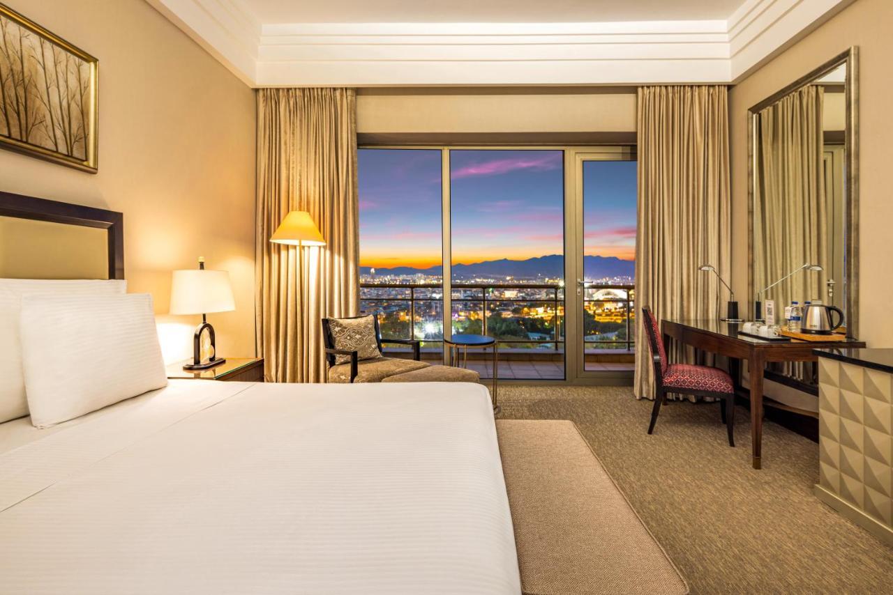 Hotel Celik Palas Convention Center & Thermal Spa Bursa Exteriér fotografie A guest room at the Atlantis Paradise Island